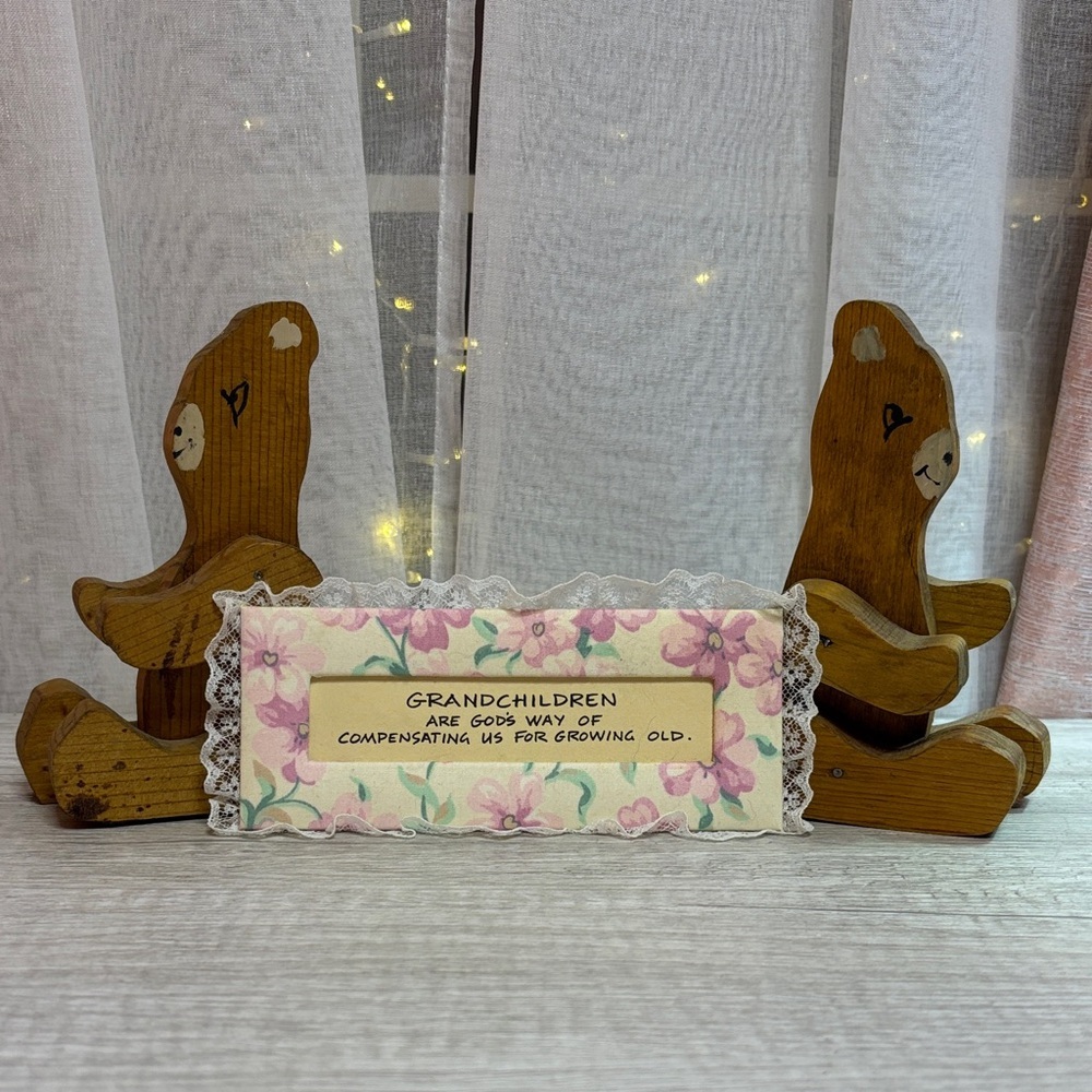 Wooden Bear Bookends with Floral Magnet